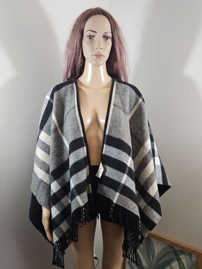 Authentic Burberry Reversible Giant Check Poncho Wrap Cape Fringe Scotland
